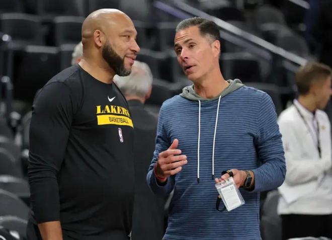 拜仁已连续19场联赛进球2+，有望追平自己保持的德甲纪录（拜仁联赛已连19场至少进两球，有望追平自身保持的德甲纪录）