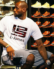 记者：拜仁和于帕进行深入谈判，他们预计球员最终会完成续约（记者：拜仁与于帕续约谈判深入，预计最终达成一致）