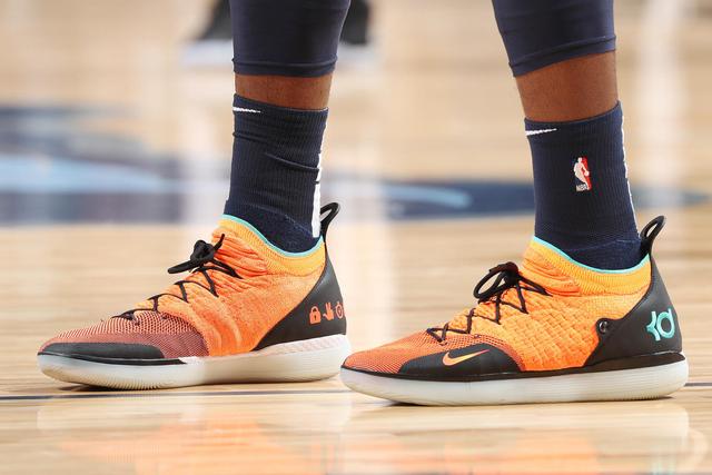 联赛赛程密集 引发体能担忧（赛程紧凑引发体能隐忧）