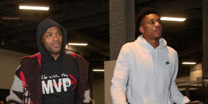 复古？多特球迷提议将球队队徽换回上世纪曾使用过的经典风格（多特球迷建议球队恢复上世纪经典队徽）