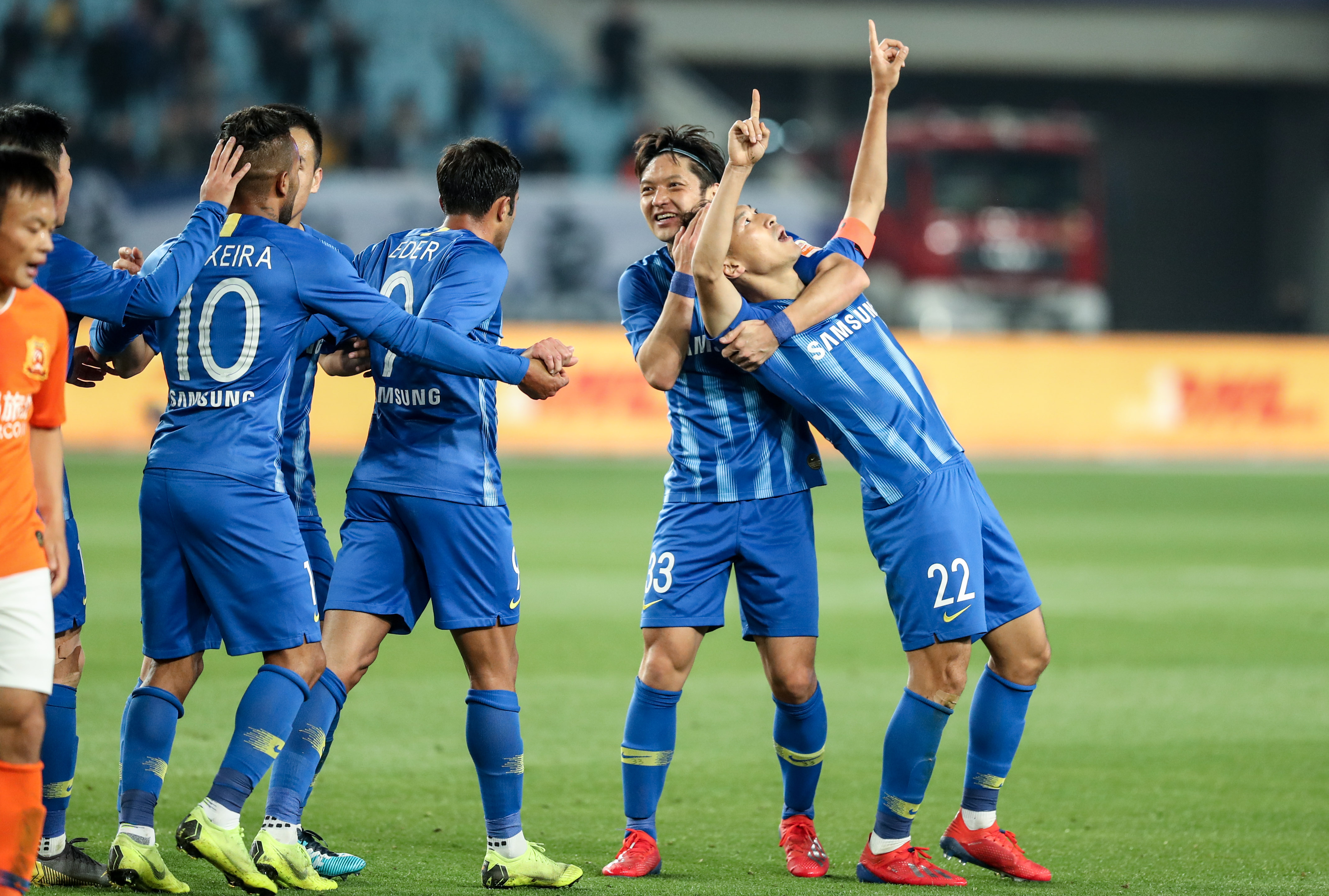 队报：法国队世界杯26人大名单已经确定16人，竞争很激烈（队报：法国队世界杯26人名单已锁定16席，名额之争白热化）