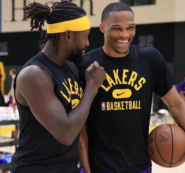 国安夺足协杯冠军，亚冠官方祝贺：携‘永远争第一’信念再出发！（亚冠官方祝贺国安足协杯封王：带着“永远争第一”再启新程）