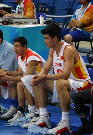 足球报：新鹏城下赛季目标是保级的基础上前进几名（足球报：新鹏城下赛季力争在保级基础上再提升排名）