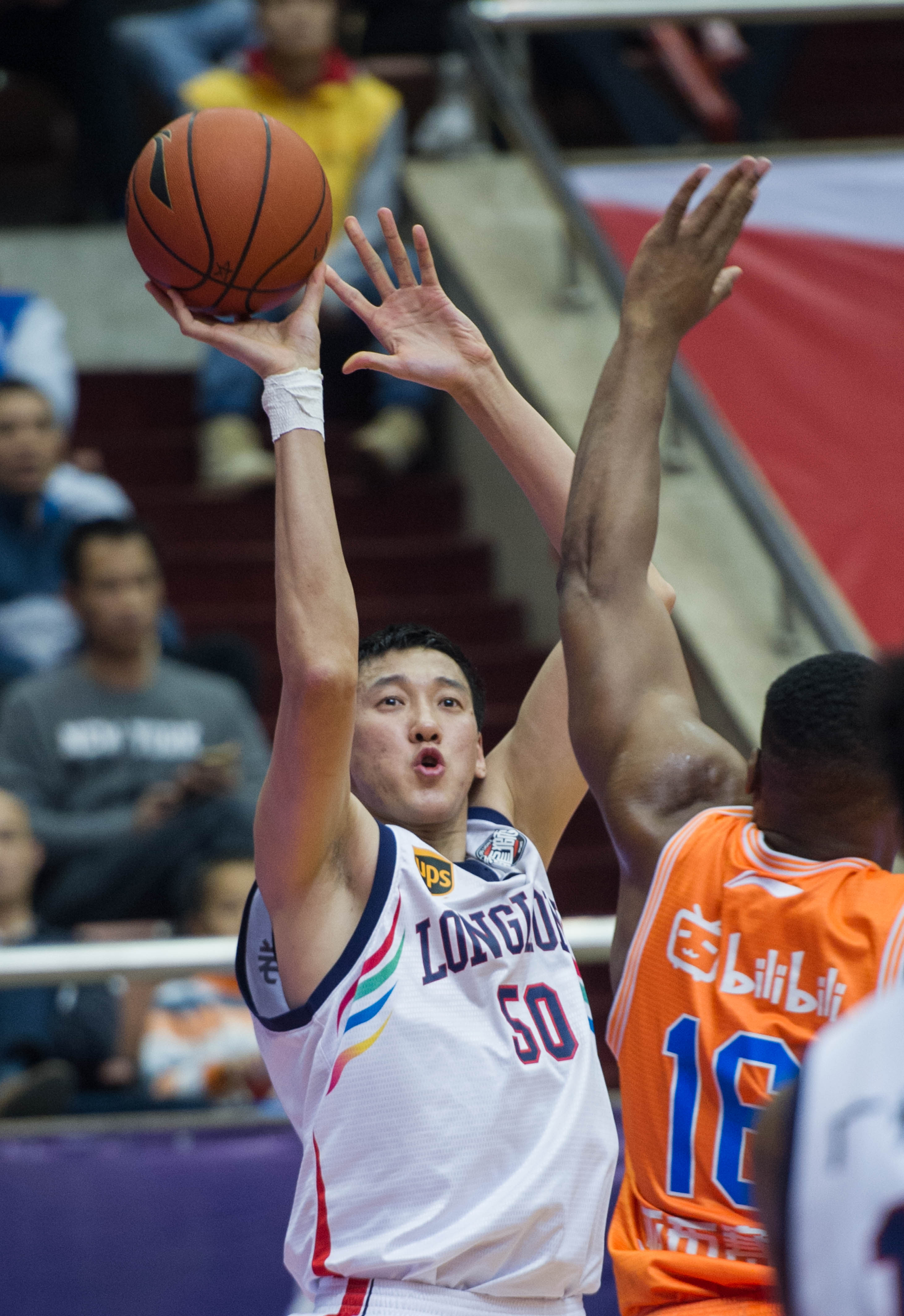 4次超越因扎吉，姆巴佩是欧冠客场戴帽次数最多的球员（姆巴佩以4次欧冠客场戴帽超越因扎吉，独占历史第一）