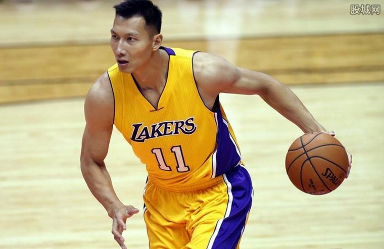 约基奇谈申京：大家不该拿他和我作比较，他本身已非常出色（约基奇：别拿申京和我比，他自己就已很出色）