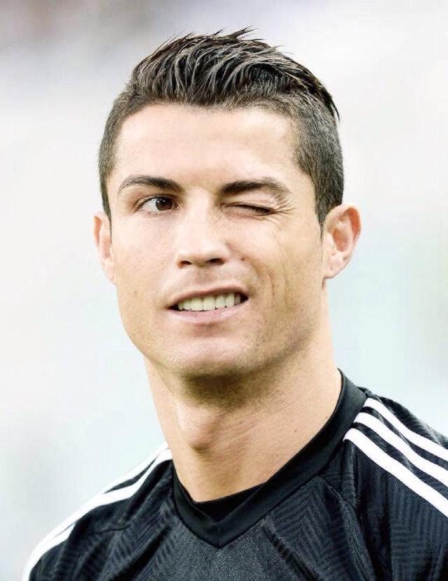 都体：弗拉霍维奇可能缺席尤文20场比赛，包括多场关键战役（都灵体育报：弗拉霍维奇或缺阵尤文20场，多场关键对决受影响）