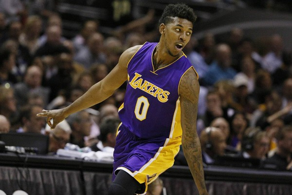 孔帕尼：定位球？我们有自己的优势，也会分析需要改进的地方（孔帕尼谈定位球：我们有优势，也会找出并改进短板）