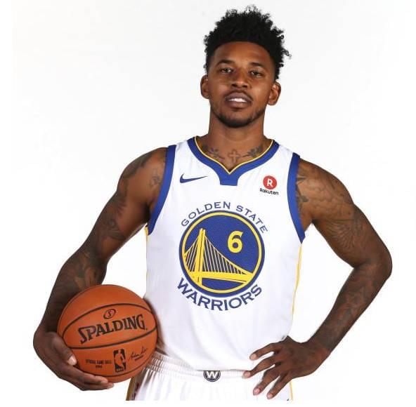 国脚伤愈复出，送出助攻稳定军心（国脚康复回归，一记助攻稳住士气）