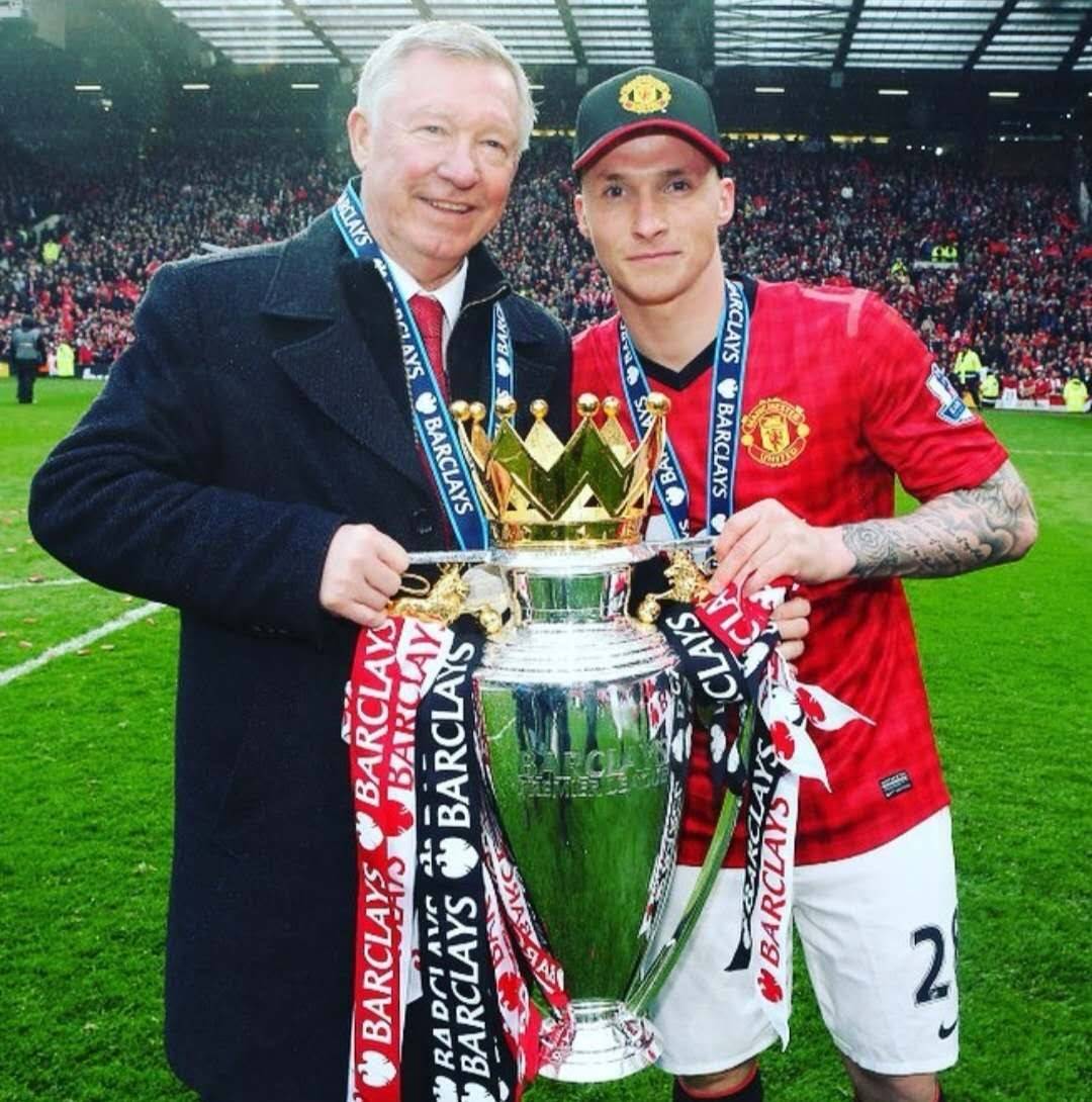 美媒：海兰德遭遇右膝挫伤，本场比赛将不会回归（美媒：海兰德右膝挫伤，提前退场本场不再出战）