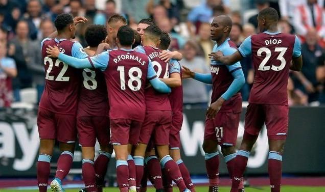 申京隔扣颜射亚当斯，后者按头锁喉遭申京“挑衅”：就扣你这混球（申京隔扣颜射亚当斯引爆冲突：被按头锁喉后回击挑衅“就扣你这混球”）